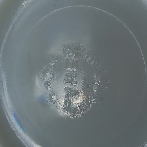 Vintage Yellow Pyrex large mixing bowl - Picture 3 of 7